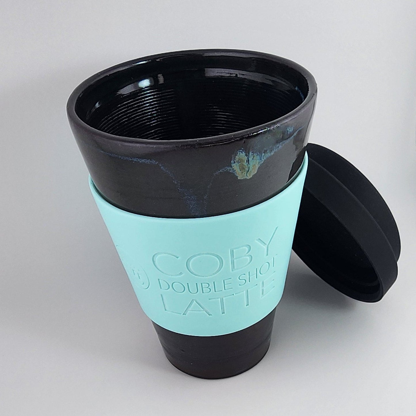 10oz_Midnight_Black_Ceramic_Travel_Mug_Mint_Lid_Off