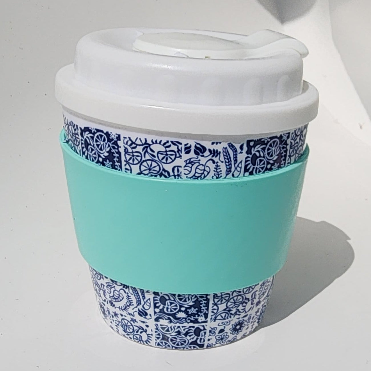 8oz_Blue_Mosaic_Coffee_Keep_Cup_Lid_mint cuff