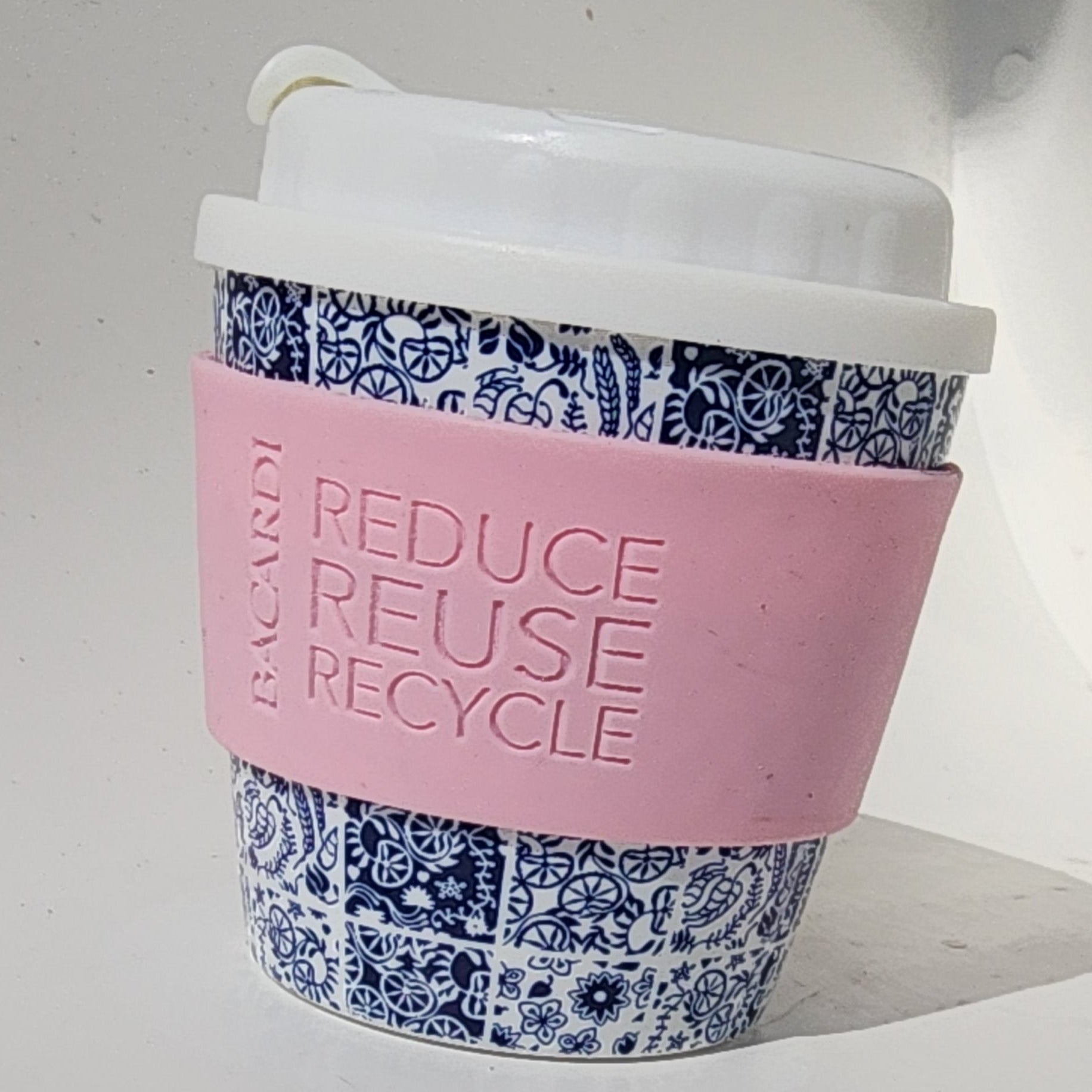 8oz_Blue_Mosaic_Coffee_Keep_Cup_Lid_pink cuff